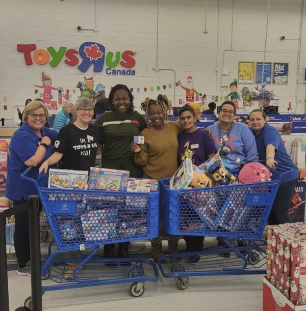 Toys “R” Us Canada: Bringing Joy To Mannahelp’s Annual Holiday Event For The Needy In Durham Region Ontario